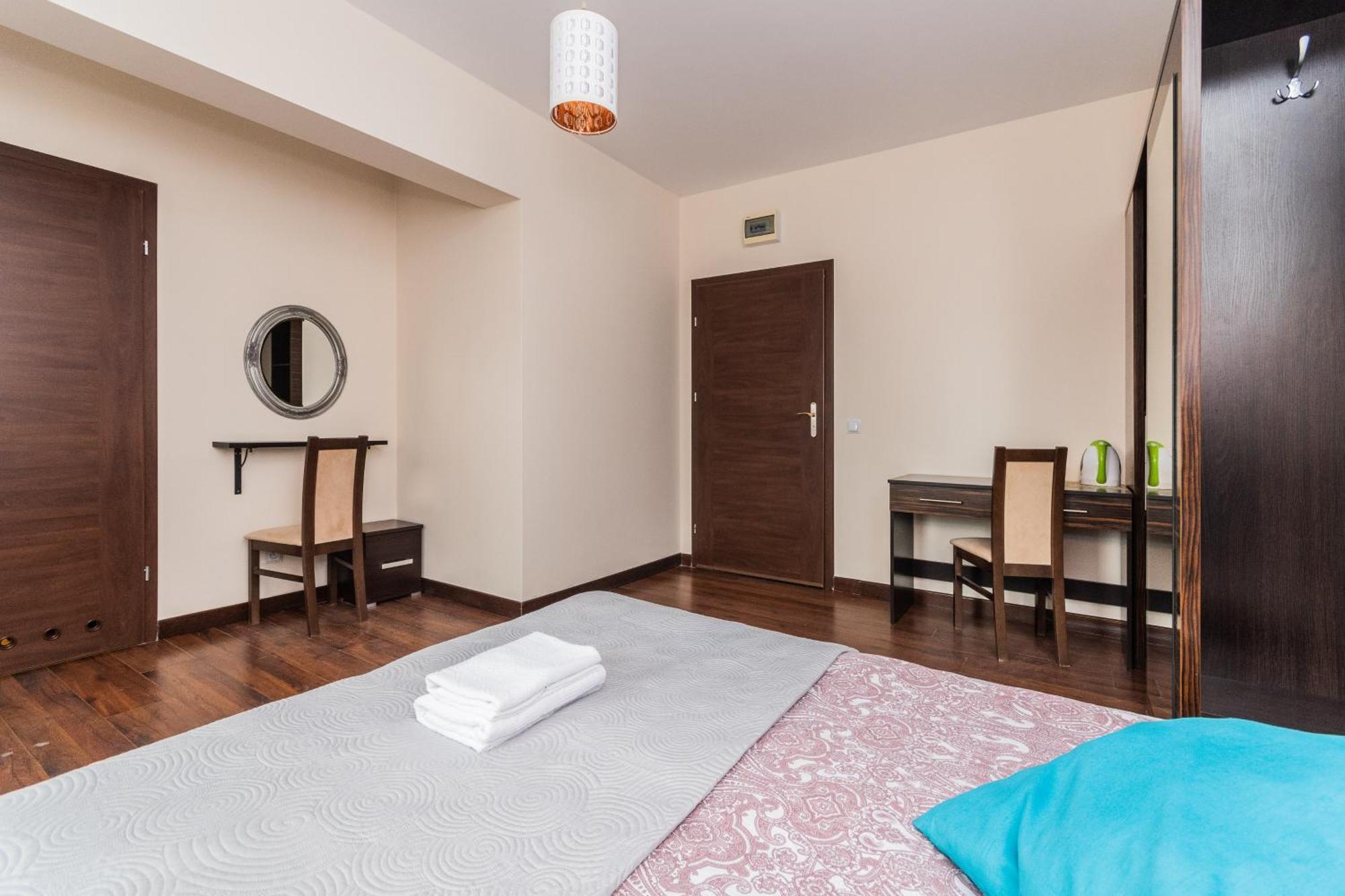 Sztutowo Lazurowy Dwor - Apartamenty Oraz Pokoje Z Basenem I Parkingiem Cameră foto